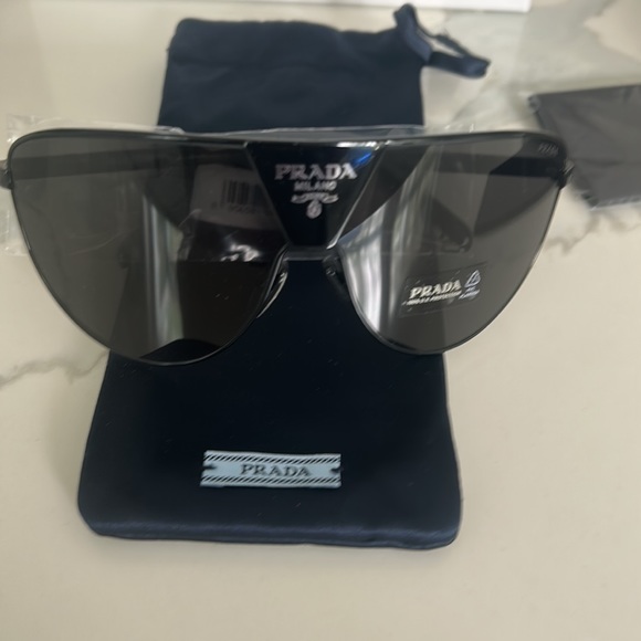 NWT Prada Shield sunglasses 37mm - Picture 5 of 15
